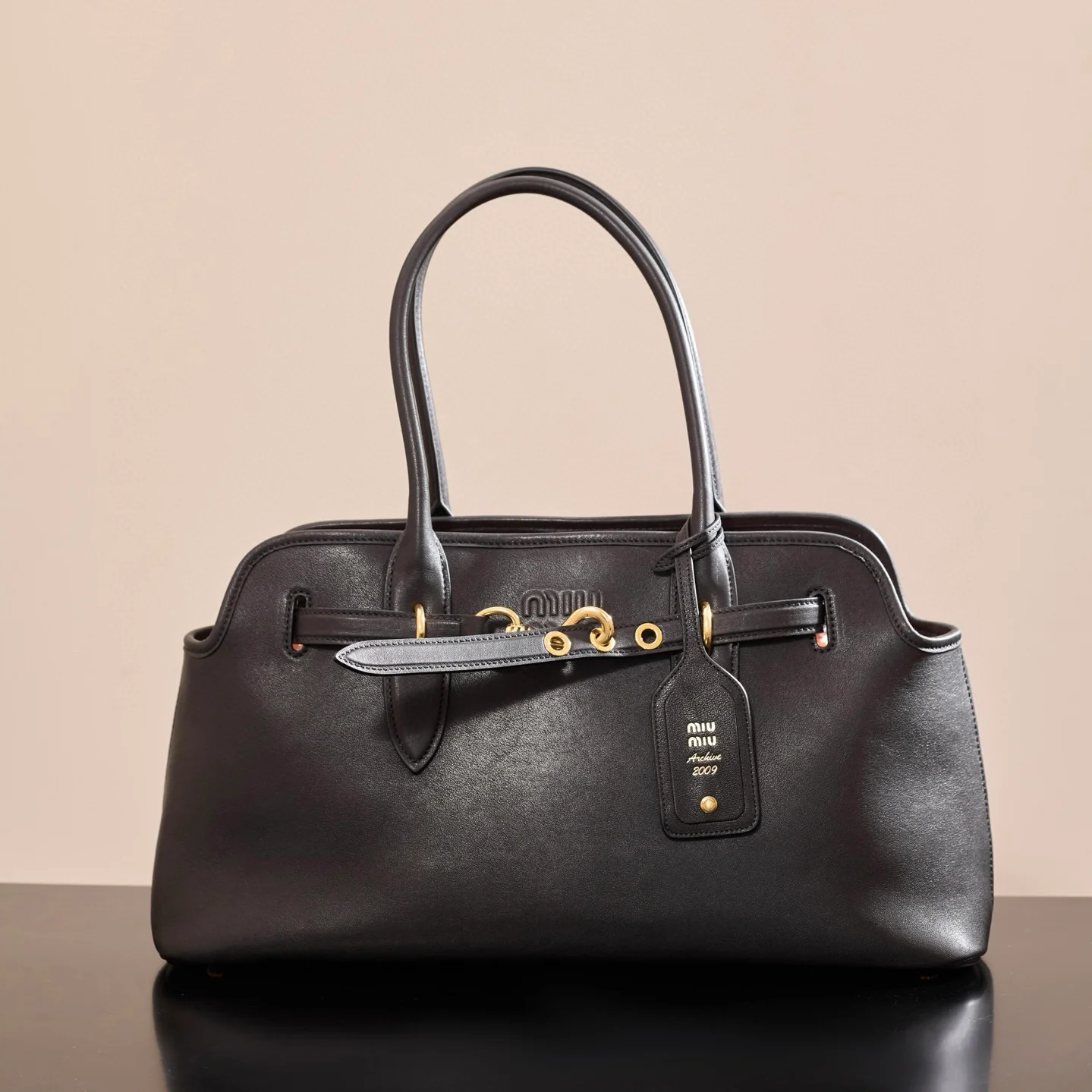 Сумка Miu Miu-5bg310m1680-????? из овечьей кожи, горизонтальная, черная.