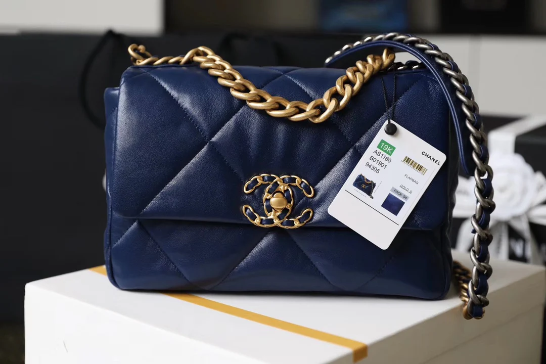 Сумка Chanel 19 - маленькая, темно-синяя