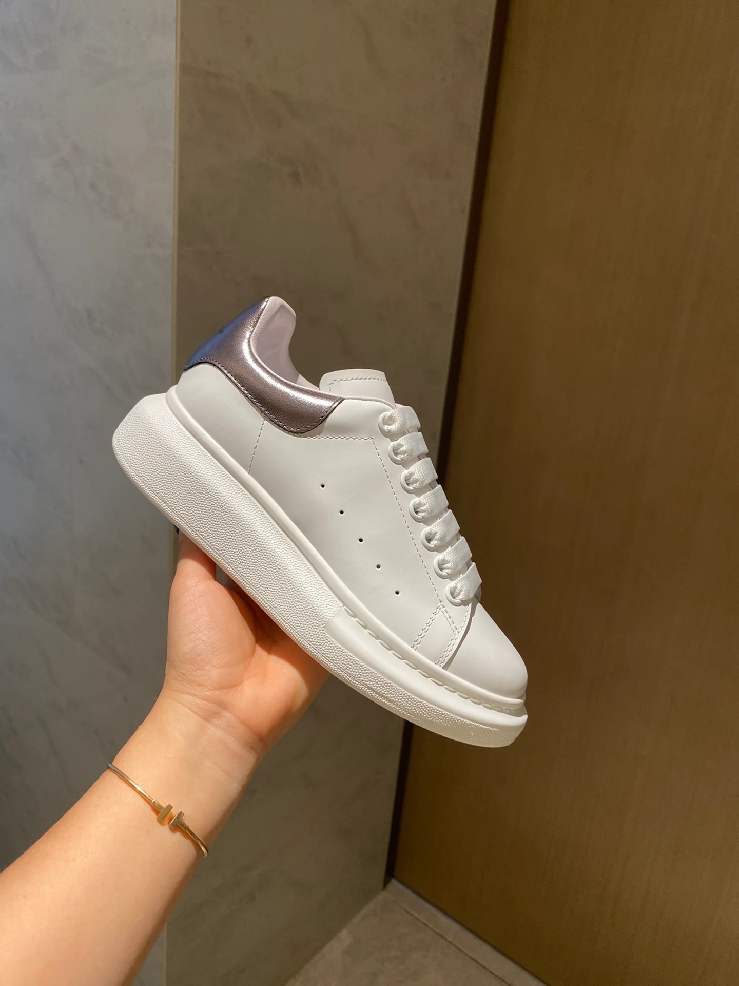 Классические белые кроссовки McQueen - бронзовые - серые