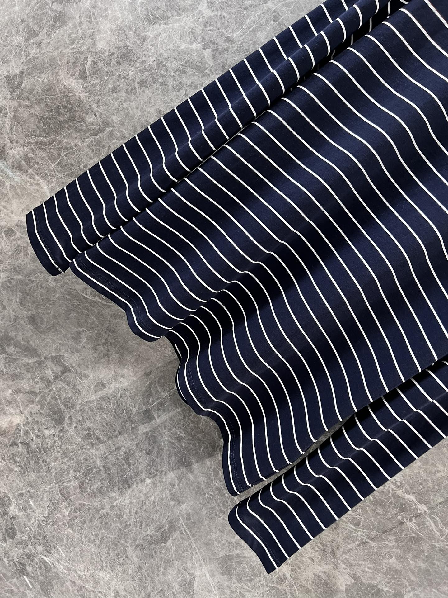 Miu Miu - 2404 - 24ss Весенне-летняя новинка - Полосатая футболка с длинным рукавом - Черная