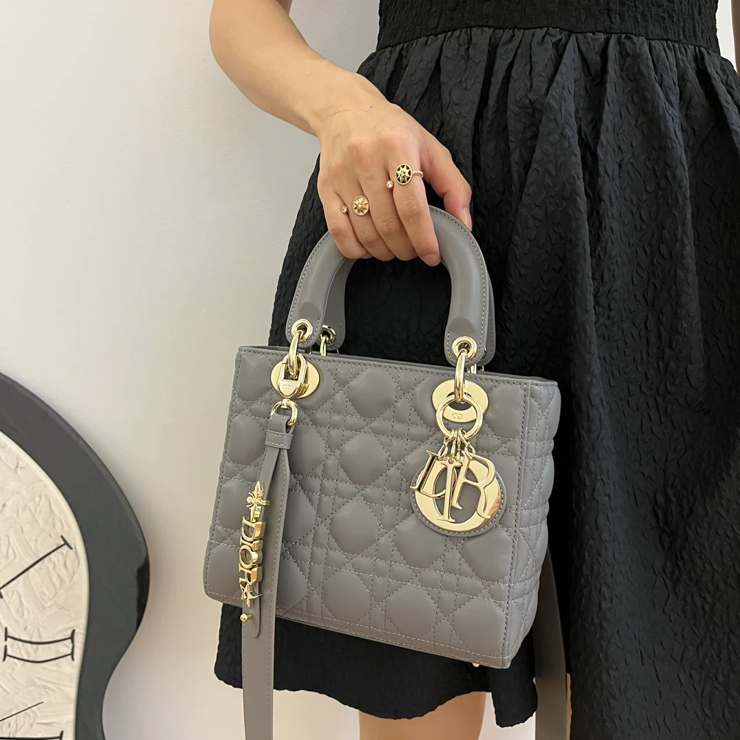 Dior Lady Four-Panel Collection - Золотая пряжка цвета 