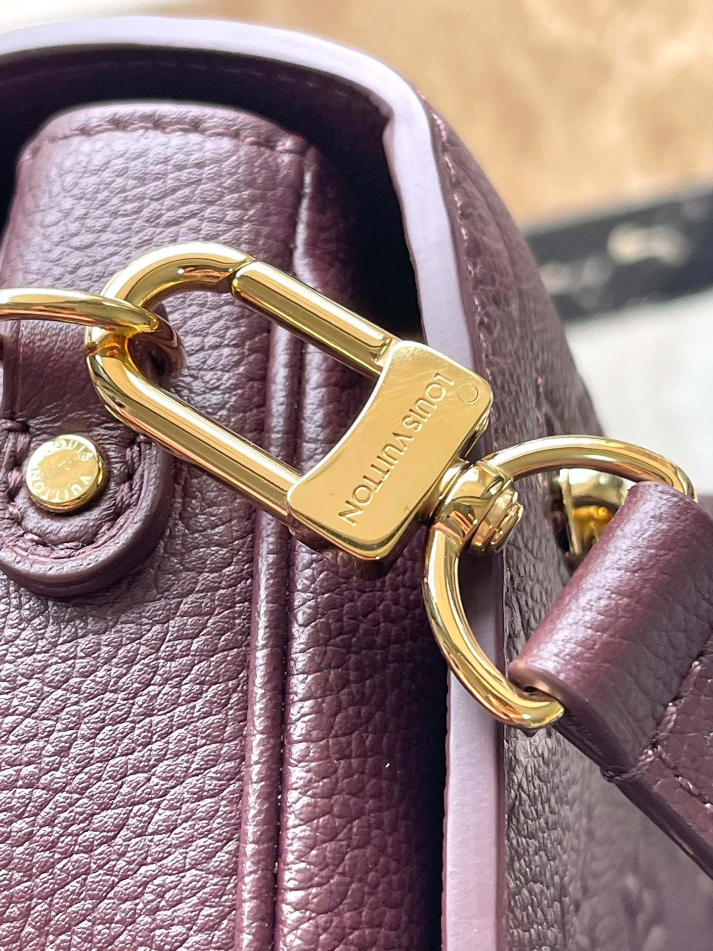 m46613-LV-Pochette-Metis-Classic с узором, кожа, винно-красный