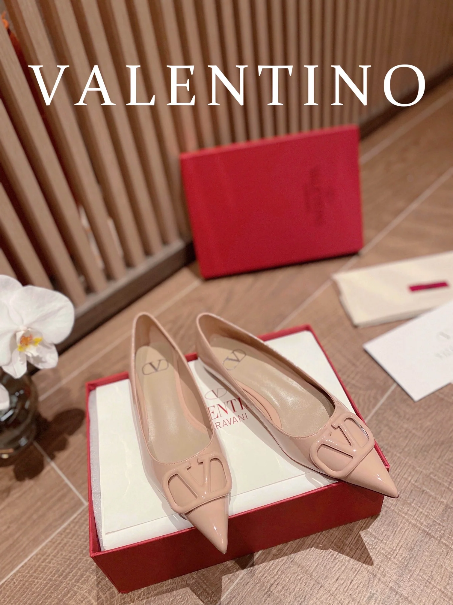 Valentino - Абрикосовые балетки с острым носком