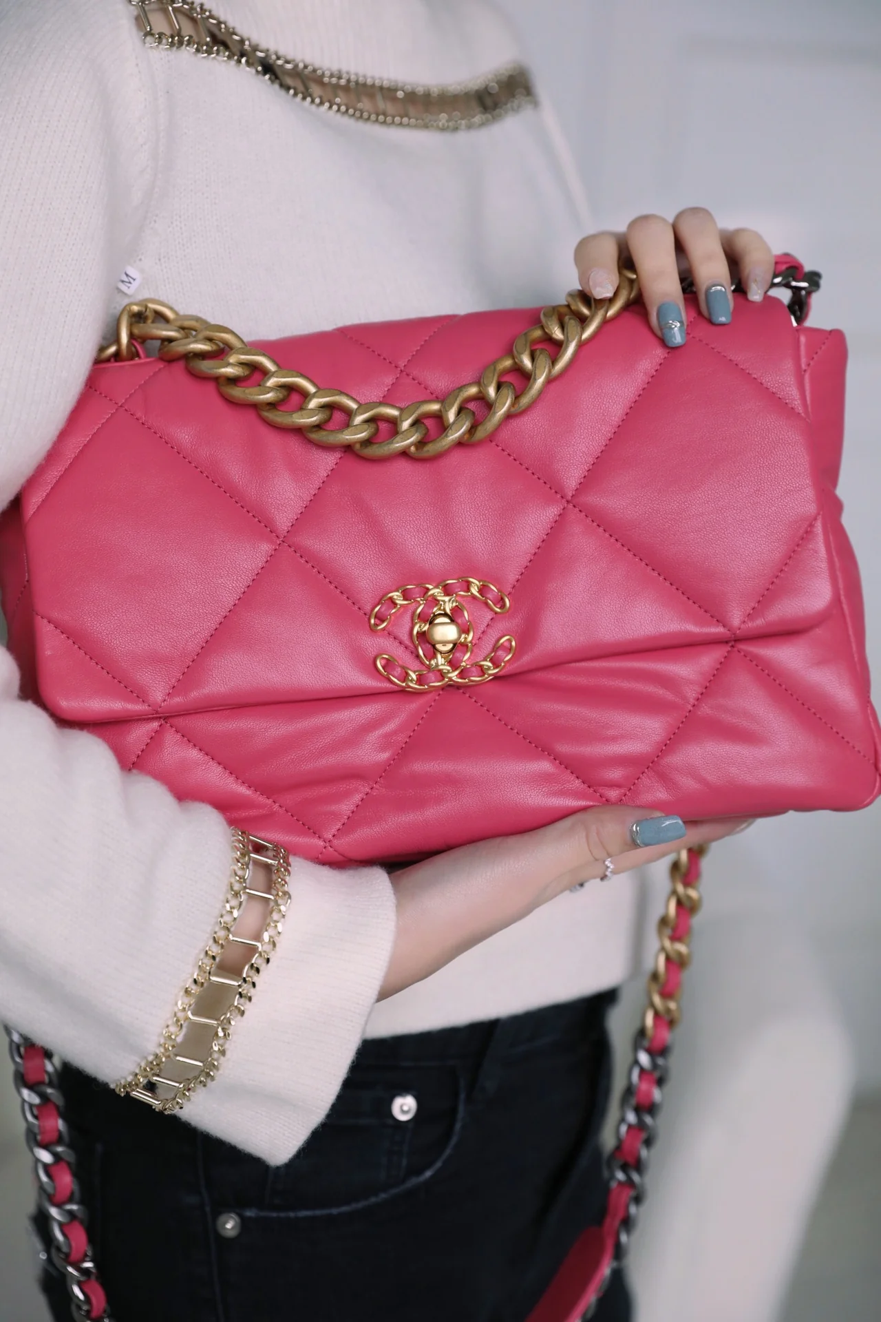 Пудра для помады Chanel 19bag Medium