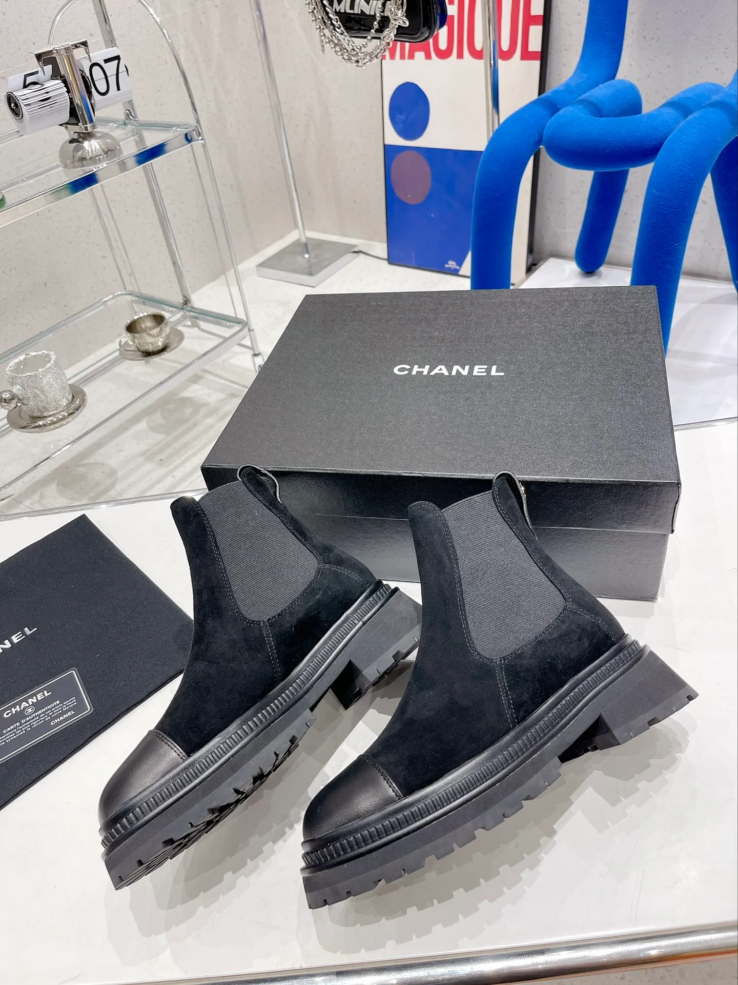Новинка сезона осень/зима 2022 от Chanel - Ботинки челси - Черные
