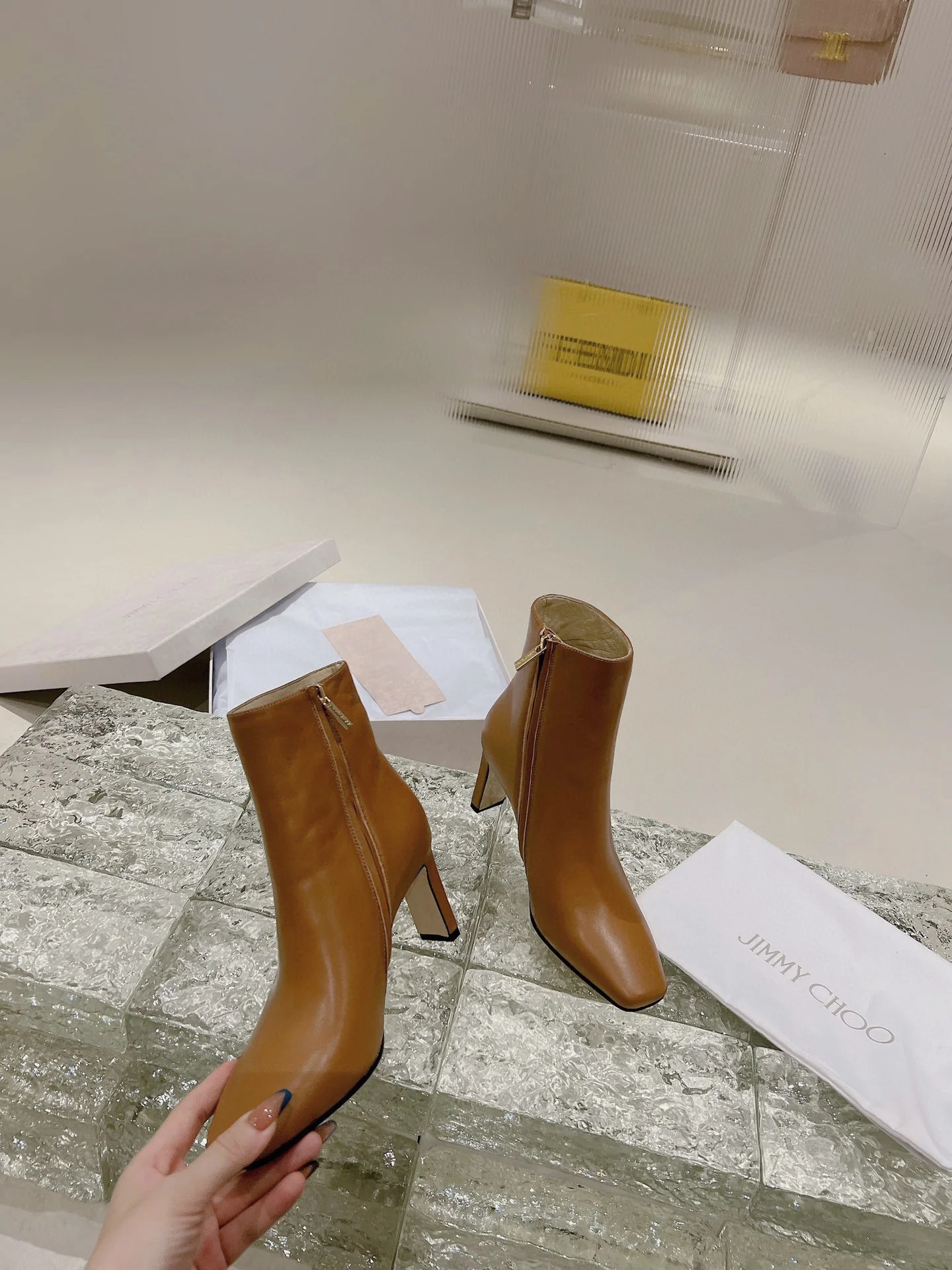 Ботильоны Jimmy JC Big Badge - 6-5 см