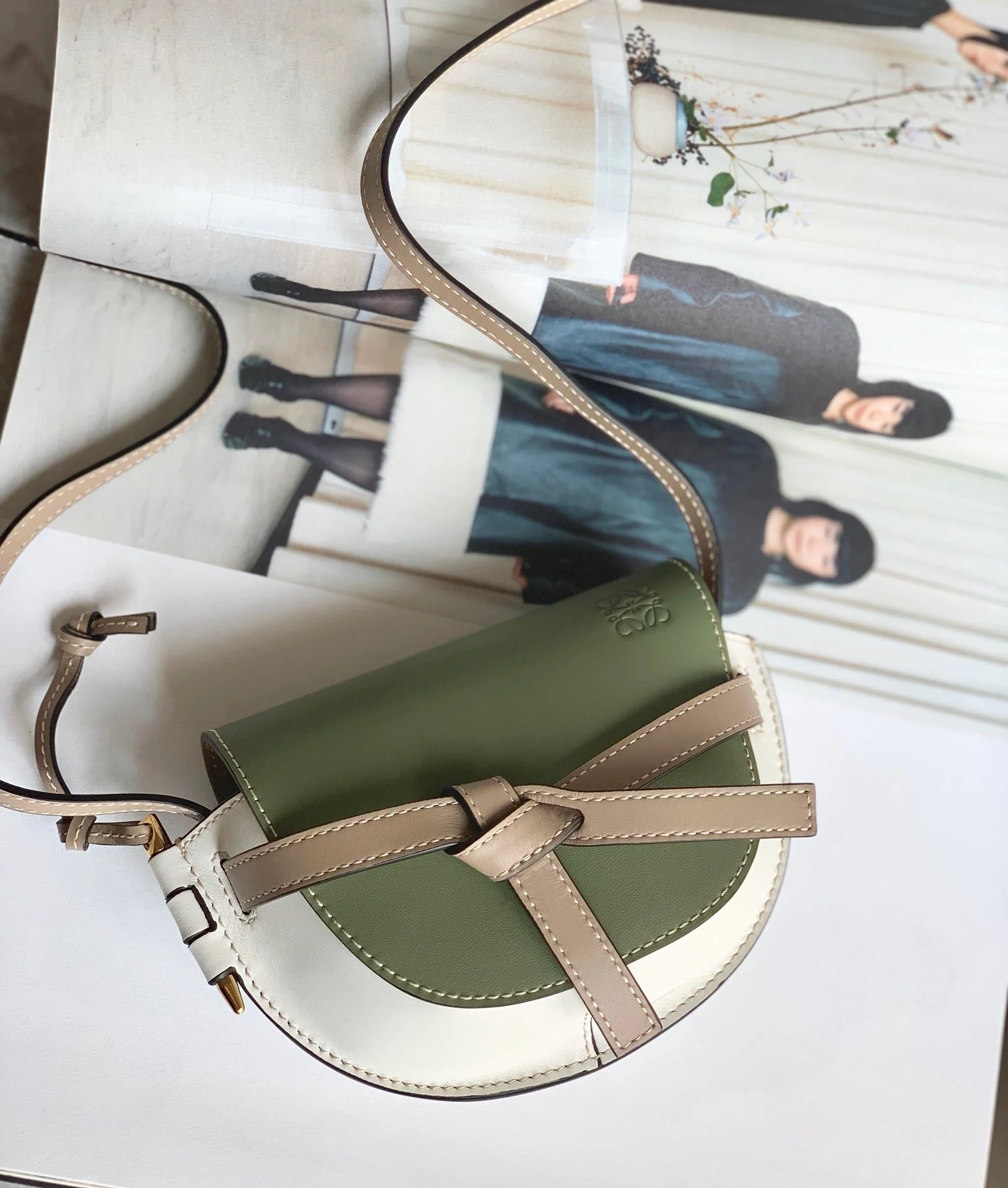 Loewe-gate-mini-21x12-5x9-5-cm-6