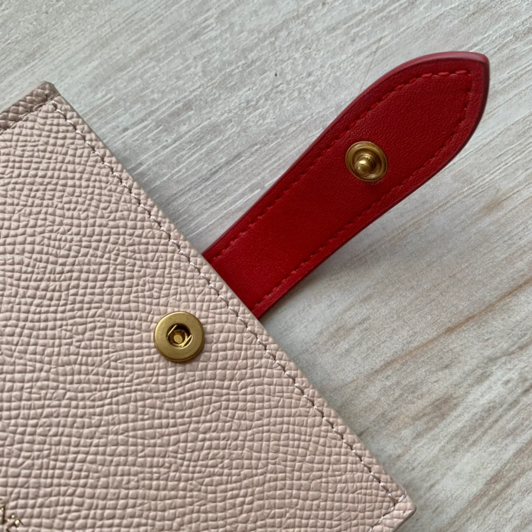 Celine 粒面牛皮风琴卡包