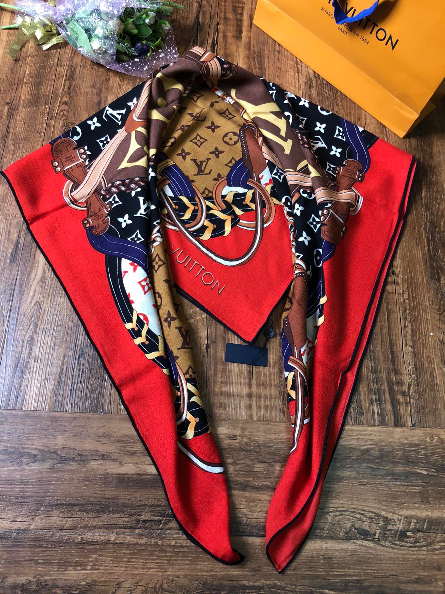 Классический квадратный шарф LV - 140 см - 70% кашемир - 30% шелк