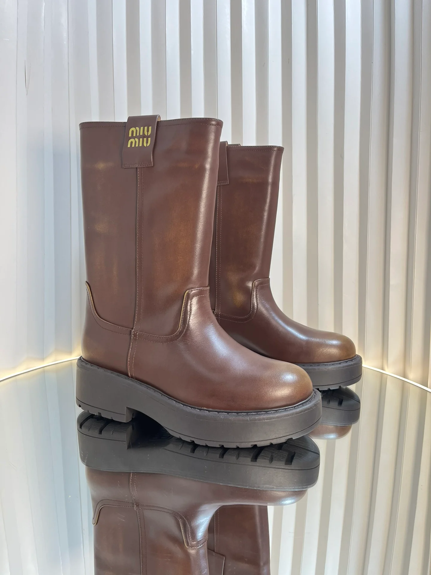 Длинные замшевые сапоги Miu Miu 2024 года - Кофейно-коричневый