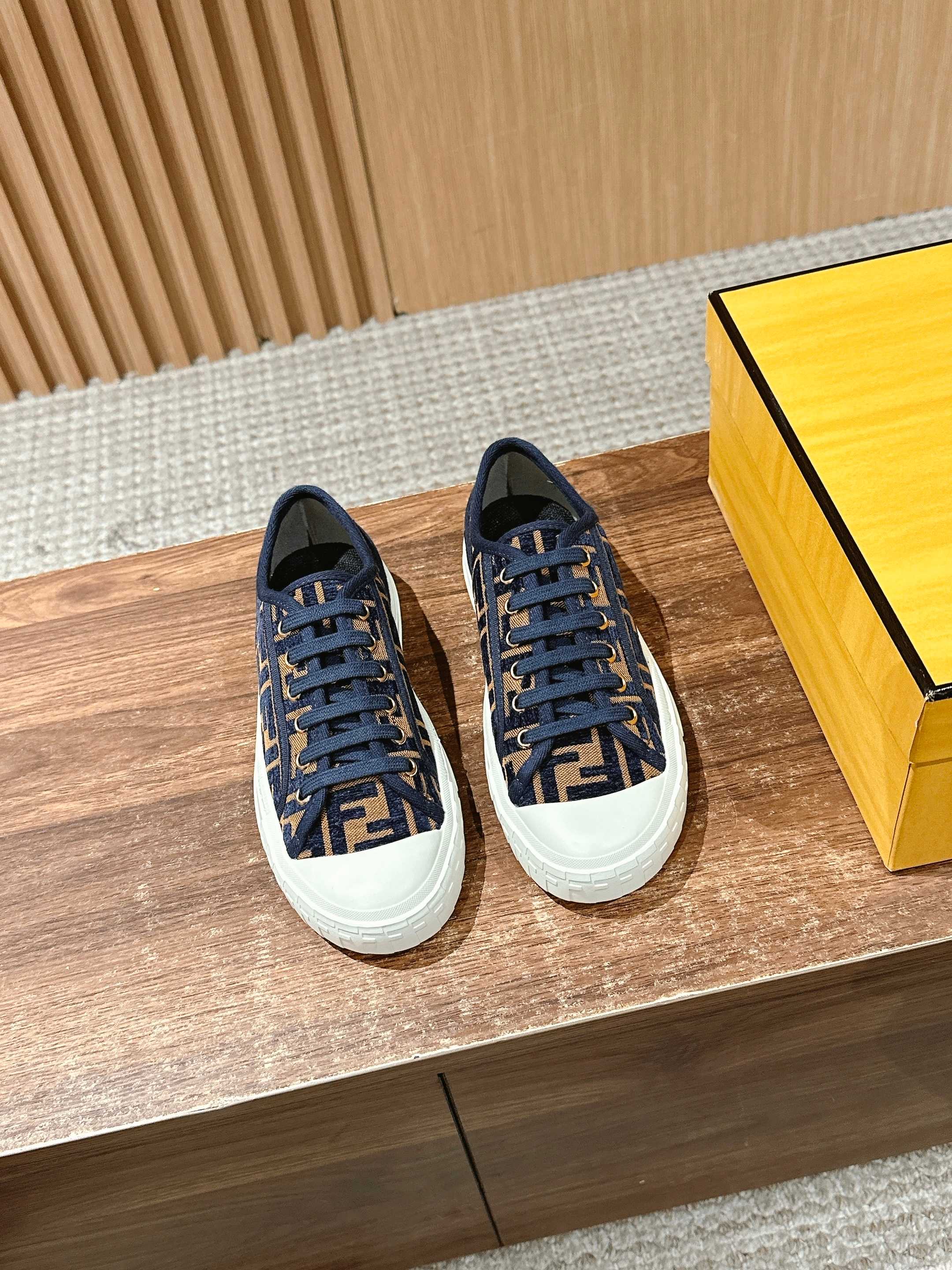 Кед Fendi - Повседневные балетки - Синие