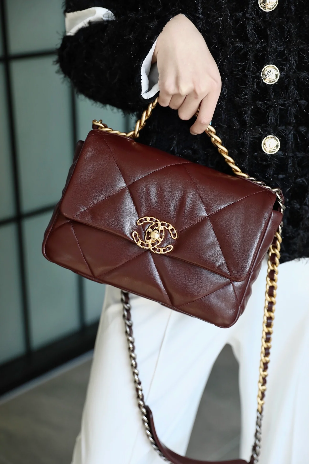 Сумка Chanel 19 - Маленькая, насыщенного ярко-красного цвета 