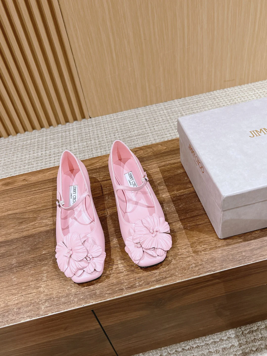 Туфли ?Мэри Джейн? с цветочным принтом от Jimmy - розовые