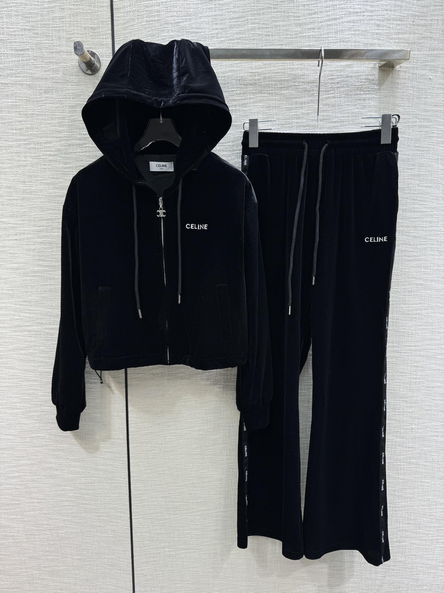 Celine-2403 - Куртка с капюшоном на молнии, эластичным поясом и широкие брюки.