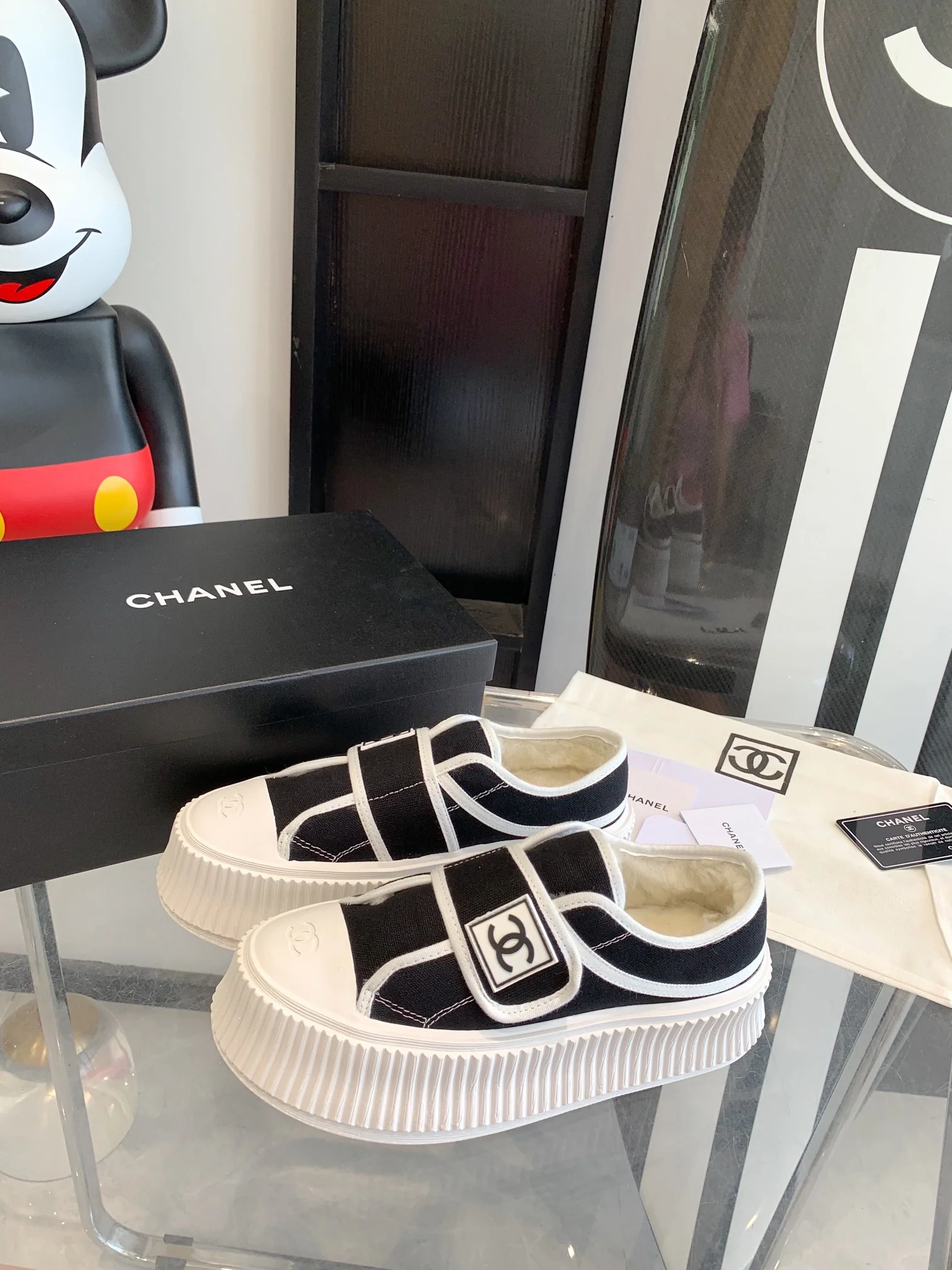 Белые кроссовки Chanel 22 на платформе с подкладкой