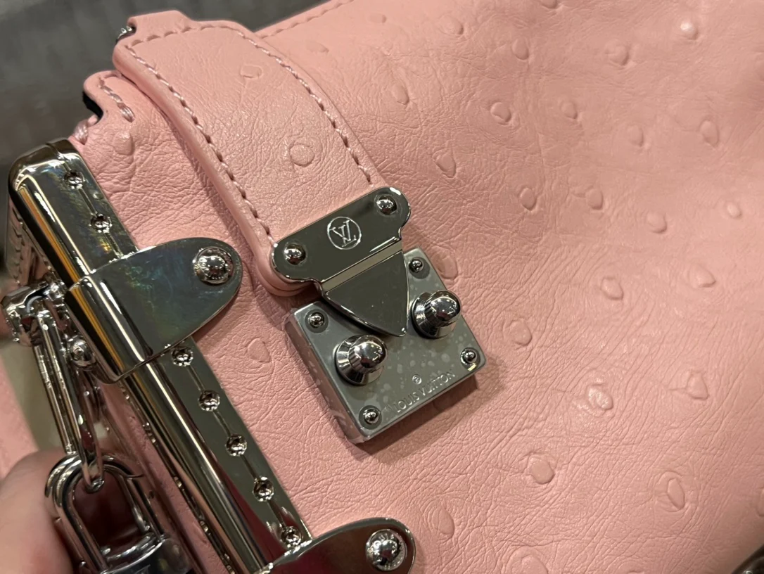 m25445-LV-slim-side-trunk chain bag-pink