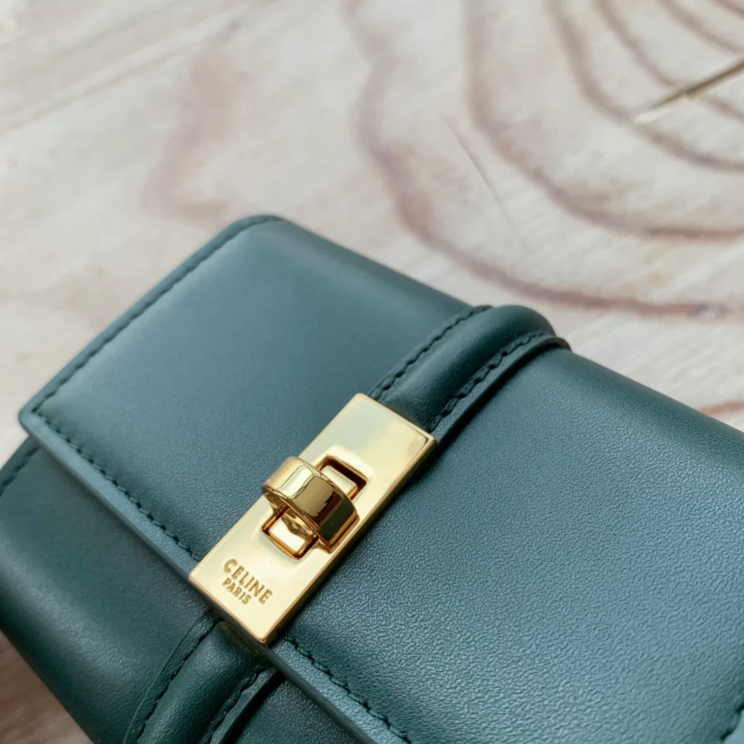 Маленький глянцевый кожаный трехсекционный кошелек Celine - 2 шт.