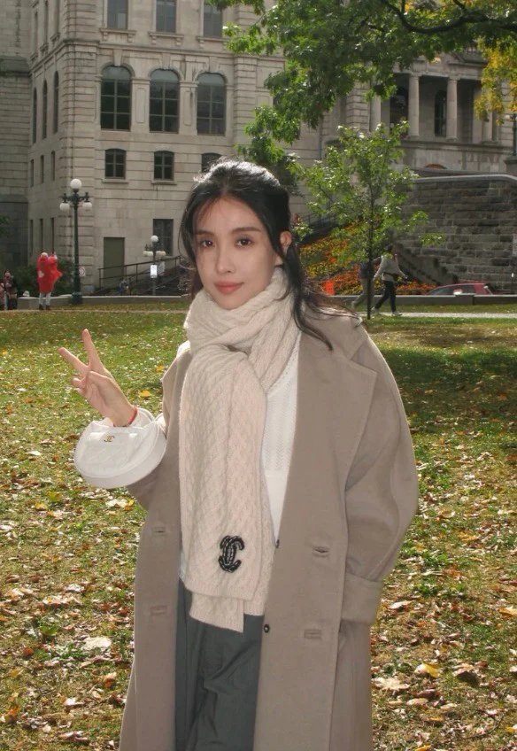 Вязаный шарф Chanel 2024 Double C Diamond Quilted Knitted Scarf - 30-160