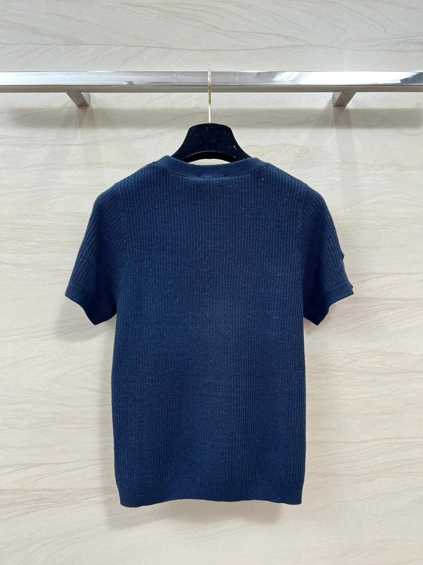 Chanel 2403 - Вязаный топ с короткими рукавами и вышивкой 