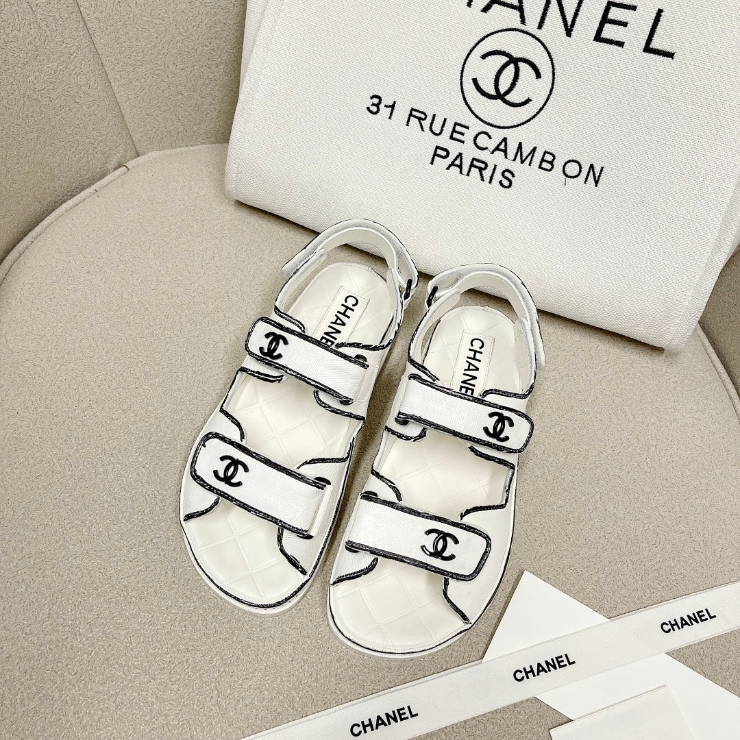 Chanel - Белые кожаные сандалии