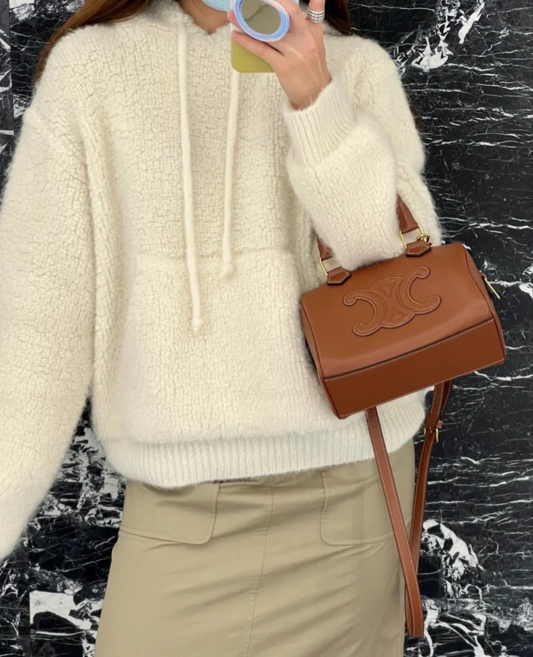 Коллекция Celine Весна/Лето 2023 - Бостон-сумка Cuir Triomphe из гладкой телячьей кожи - Серо-голубая - 1