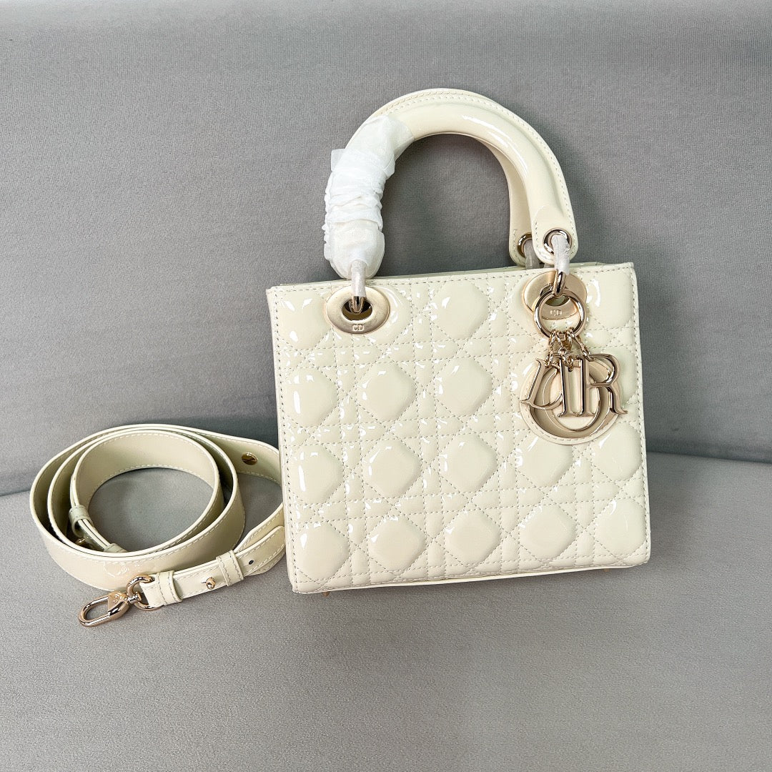Сумка Dior Lady - лакированная кожа, белая