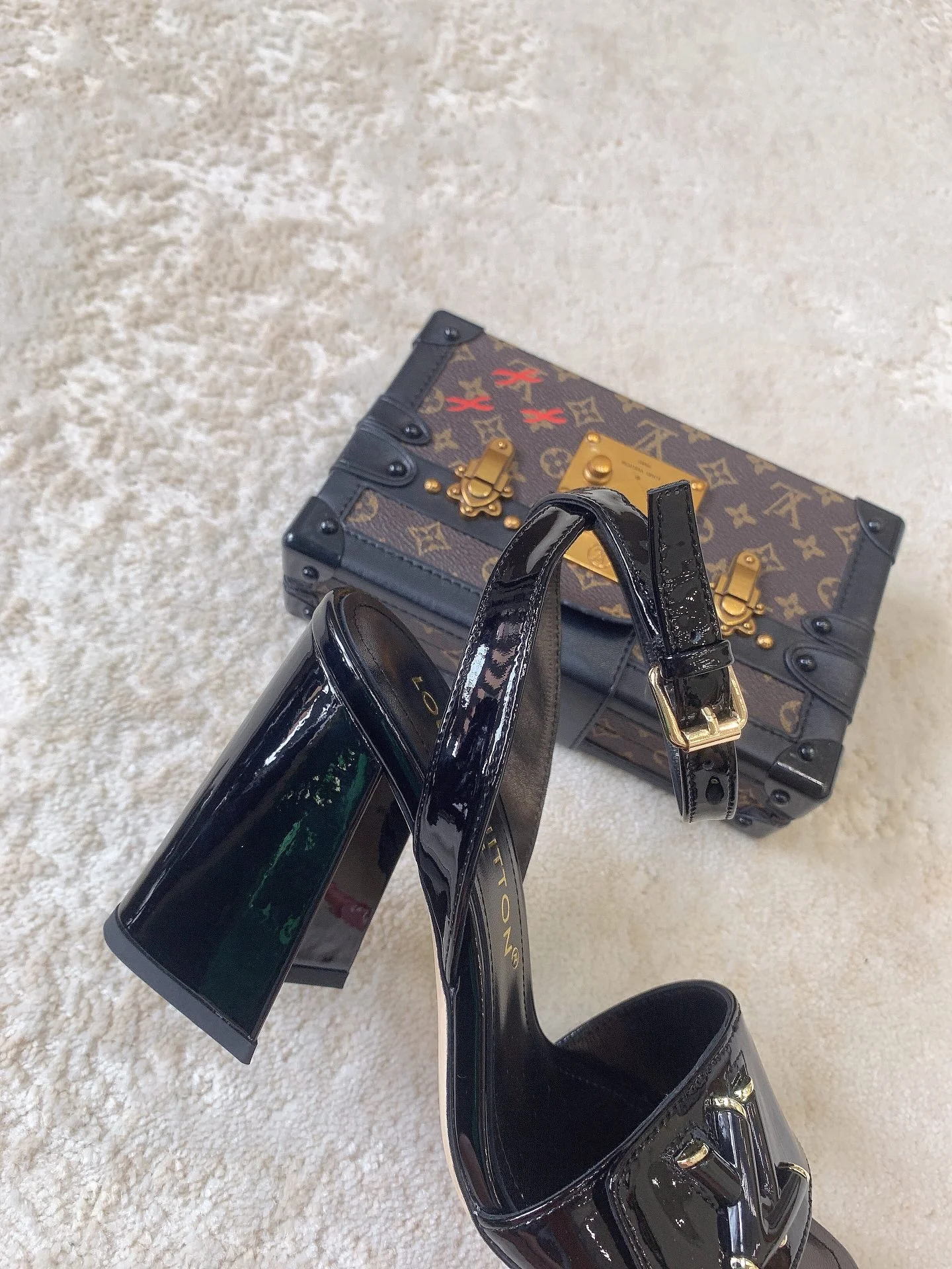 Новинка сезона весна/лето 2023 от LV - Босоножки на высоком каблуке - Черные