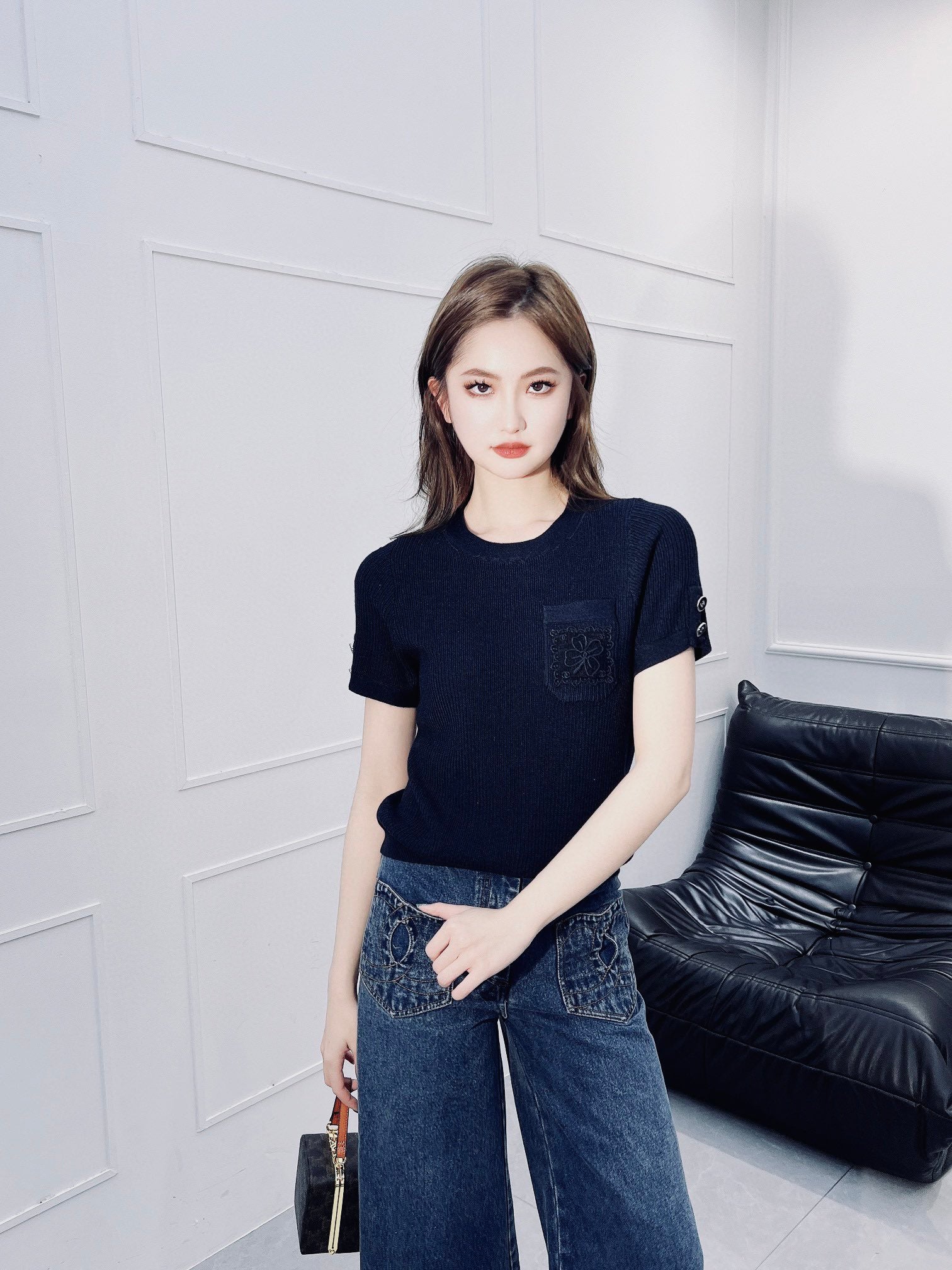 Chanel 2403 - Вязаный свитер с карманом и изображением четырехлистного клевера