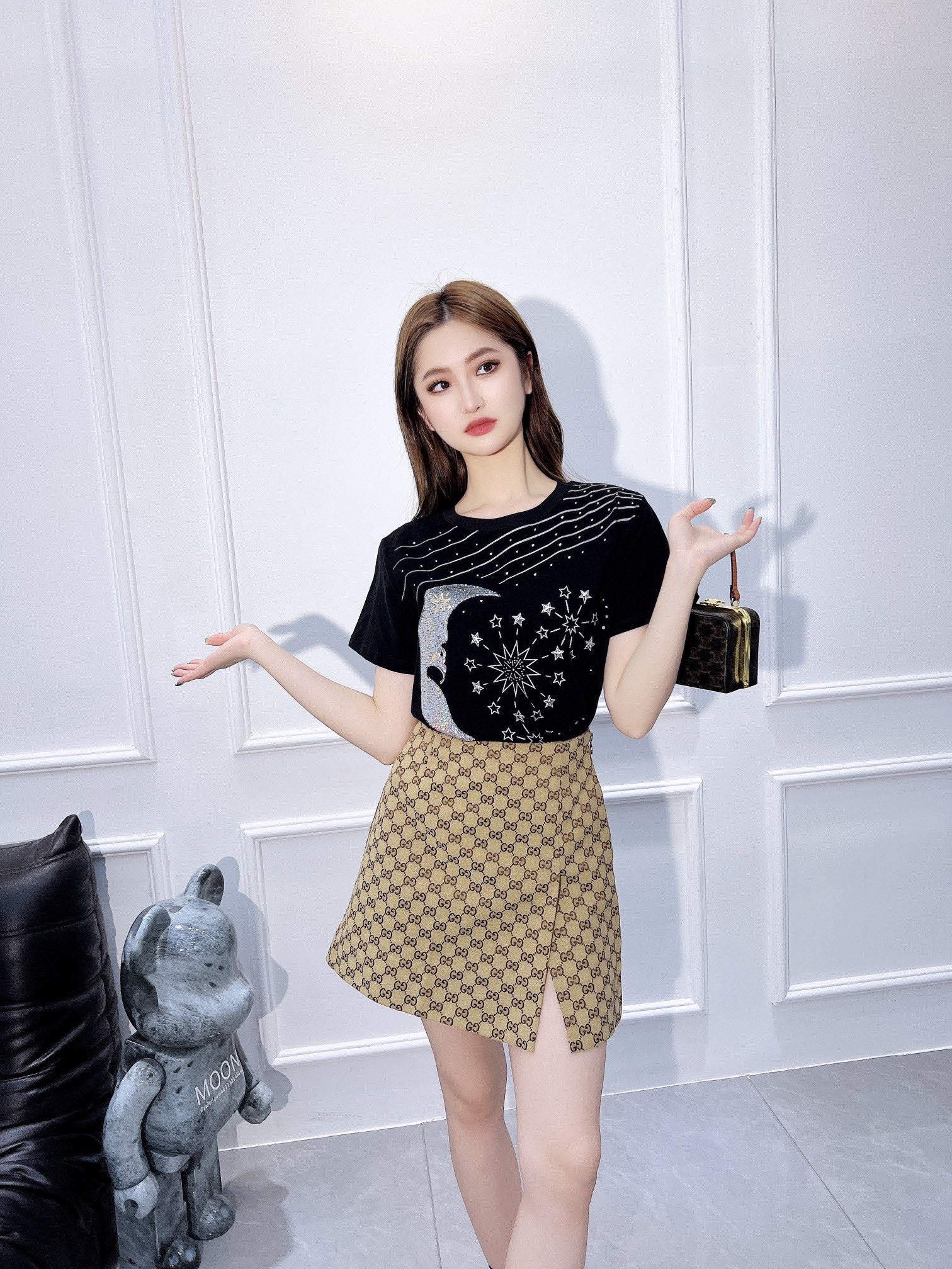 Dior - 2403 - 24 Весна/Лето Новейшая футболка с коротким рукавом и принтом из стразов - Черная