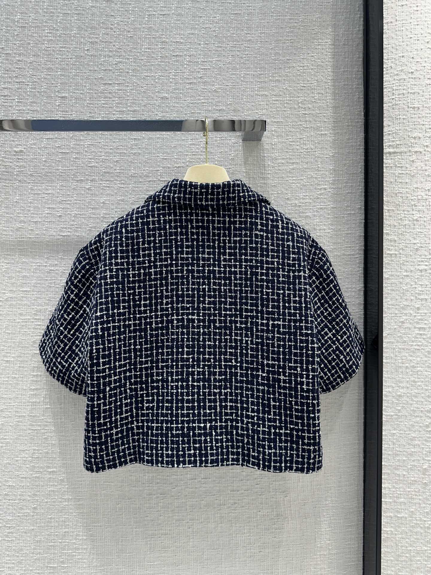 Miu Miu - 2404-24 Новинка ранней весны: твидовый костюм в сине-белую клетку