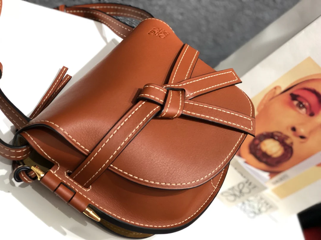 Loewe-gate-small-20x19x11-5-cm-5