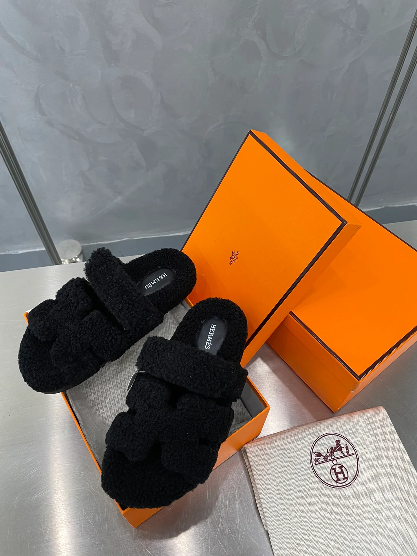 Шерстяные тапочки Hermes Rainbow - черные