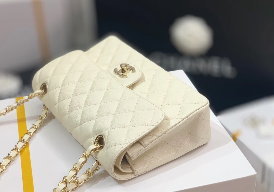 Сумка Chanel Sesame Pattern CF Bag - Milkshake White Gold Hardware - 23 см