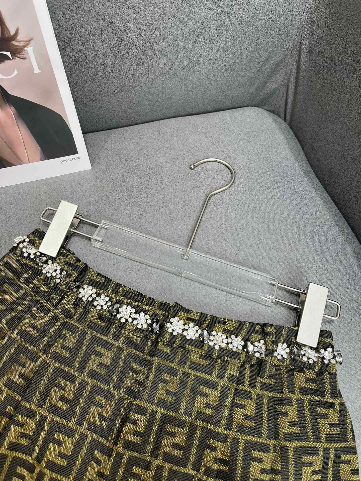 Новые шорты Fendi-2403-24ss весна/лето