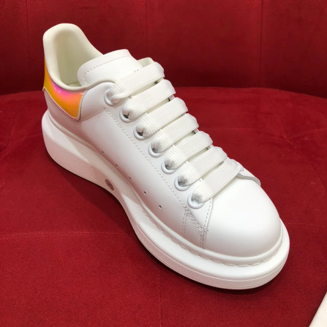 Классические белые кроссовки McQueen - светоотражающая пудра