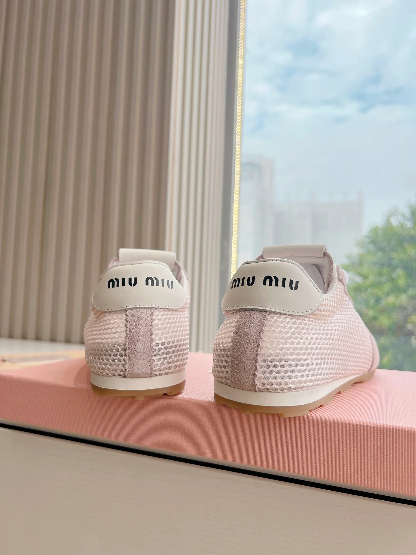 Кроссовки Miu Miu 2025 - розовые