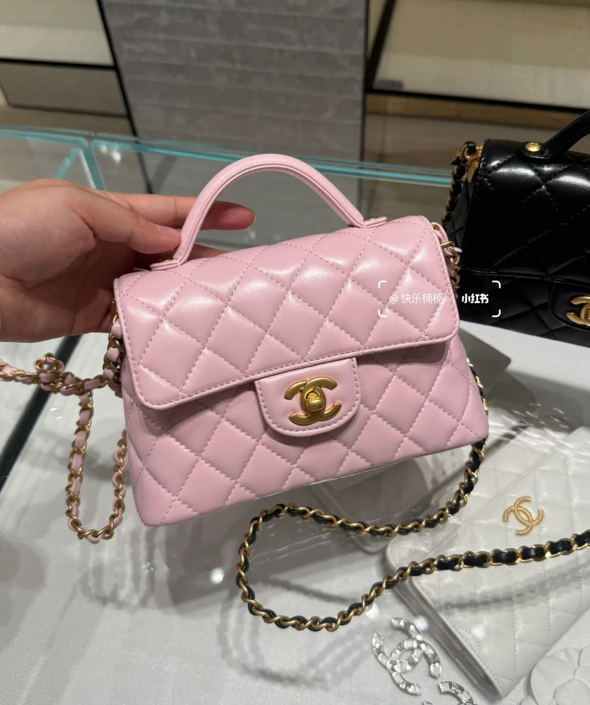 Сумка с ручкой и клапаном, маленькая, розовая, 25 пенсов