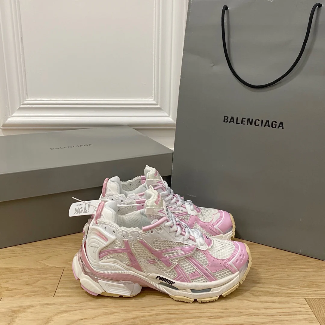 Кроссовки Balenciaga Runner Chunky Shoes - черно-белые