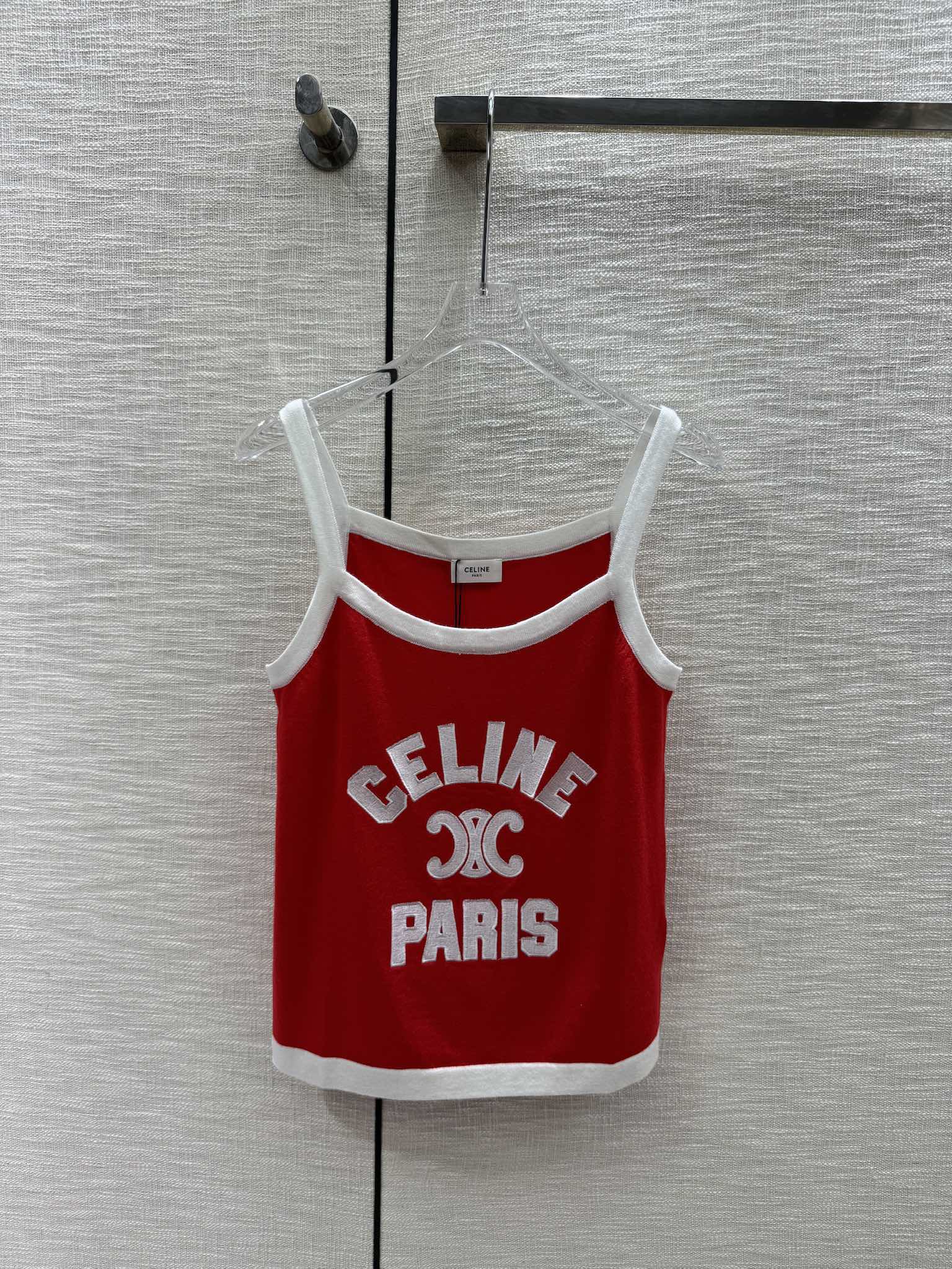 Вязаная майка Celine 2404 с вышитым логотипом - красная