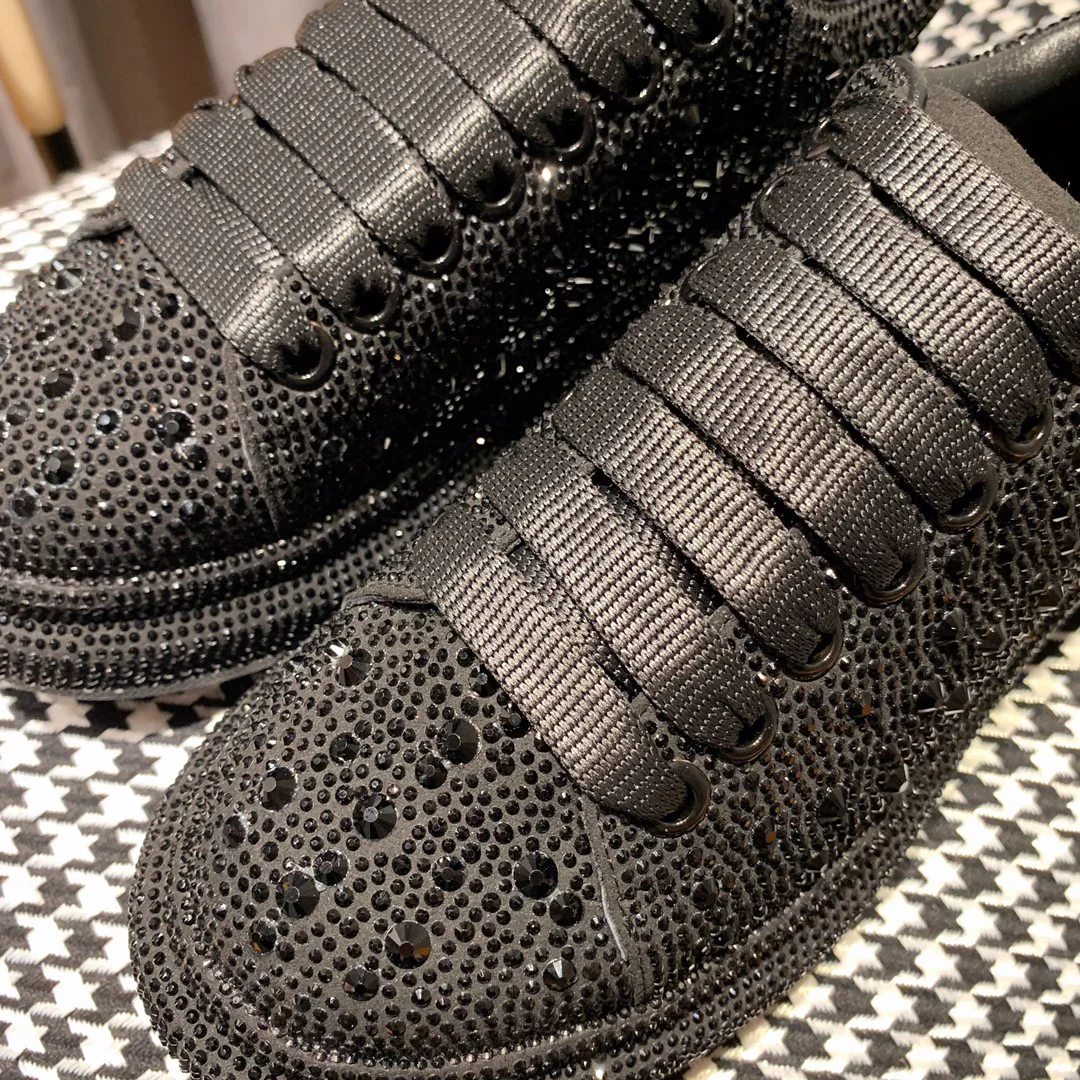 Классические белые кроссовки McQueen - черные с крупными ромбами