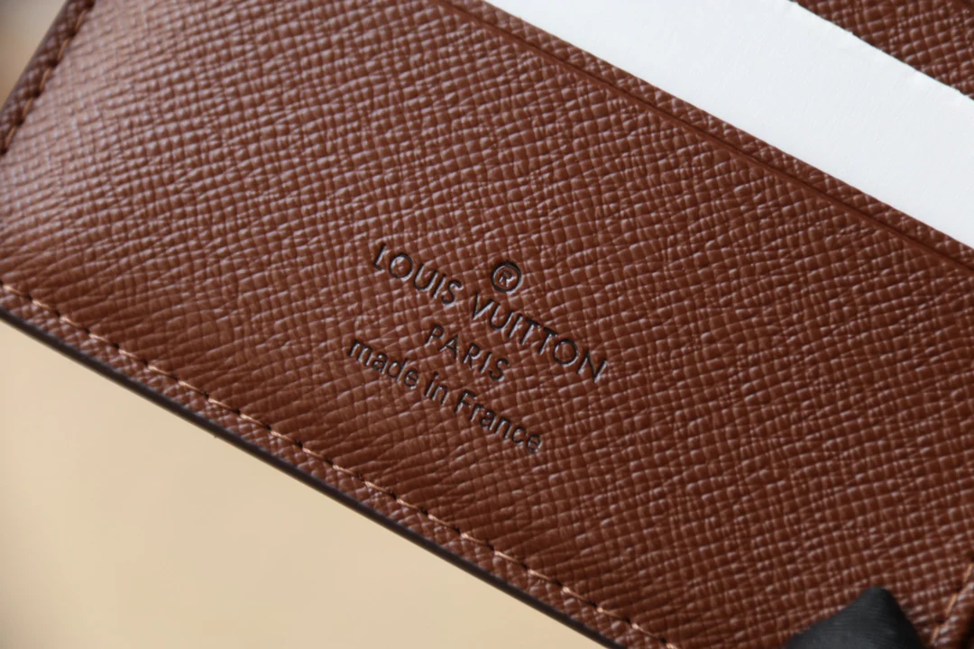 LV-m60895-Многоразовый короткий кошелек-Монография