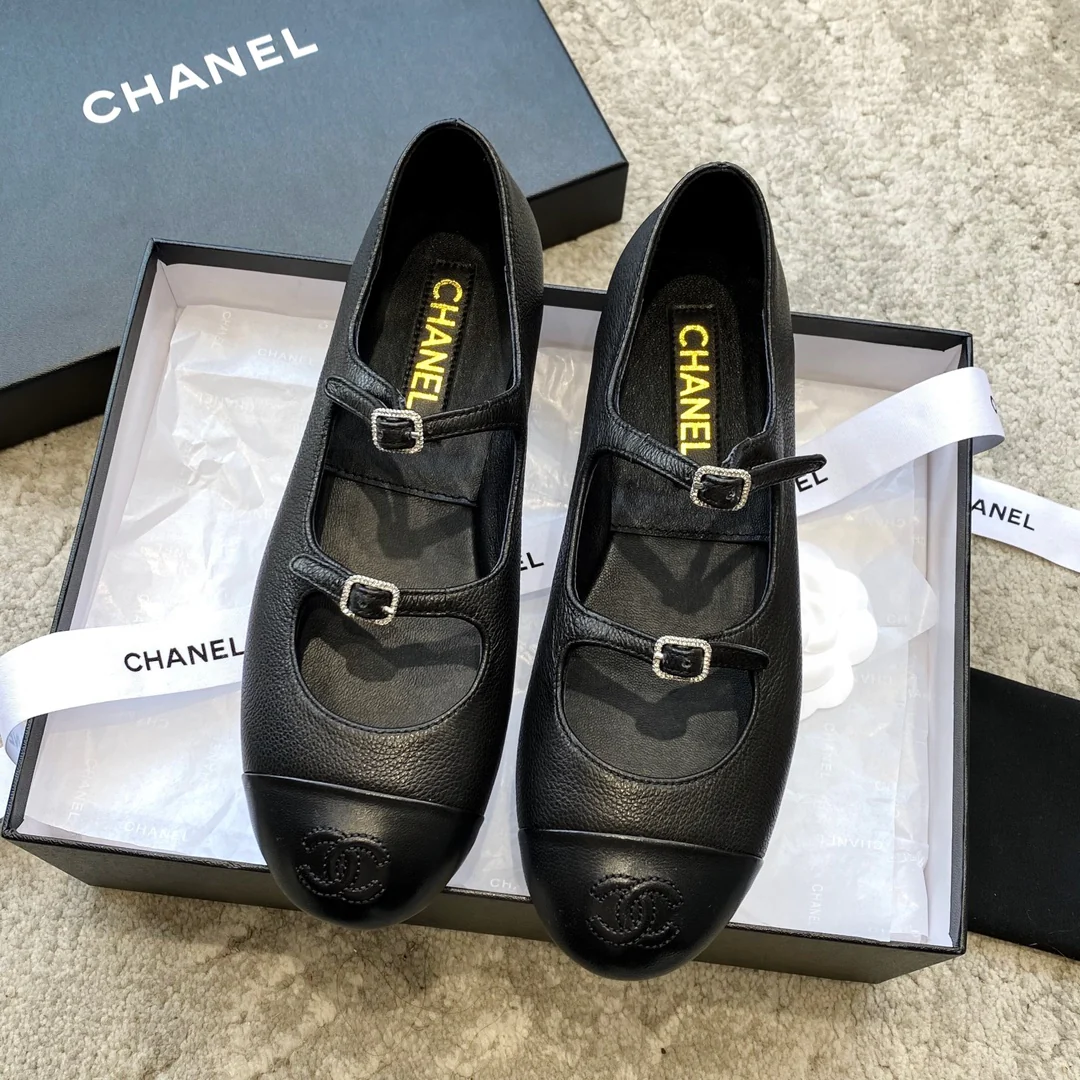 Новинка сезона весна/лето 2023 от Chanel - туфли Мэри Джейн с двойной пряжкой - черные.