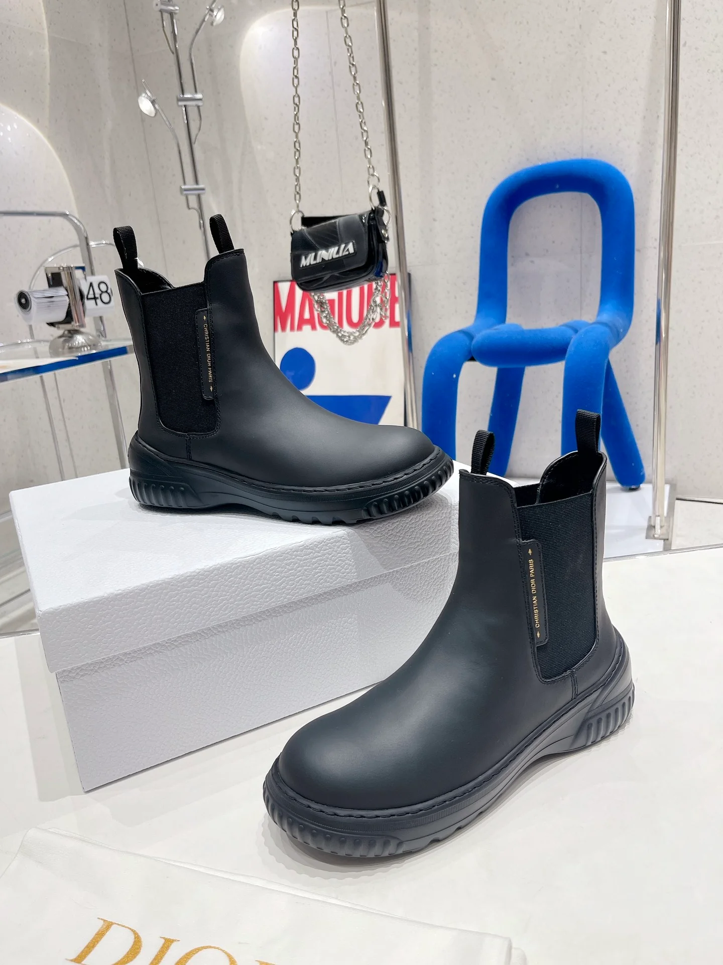 Новые поступления коллекции Dior осень/зима 2022 — подиумные модели — ботильоны/ботинки челси.