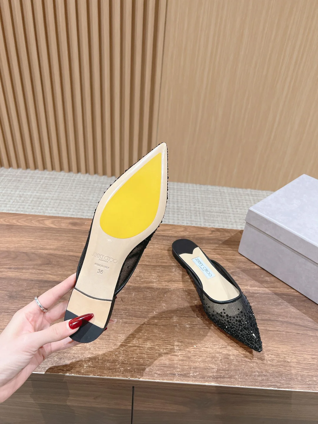 Jimmy - Тапочки с острым носком и стразами, сетчатые, черные