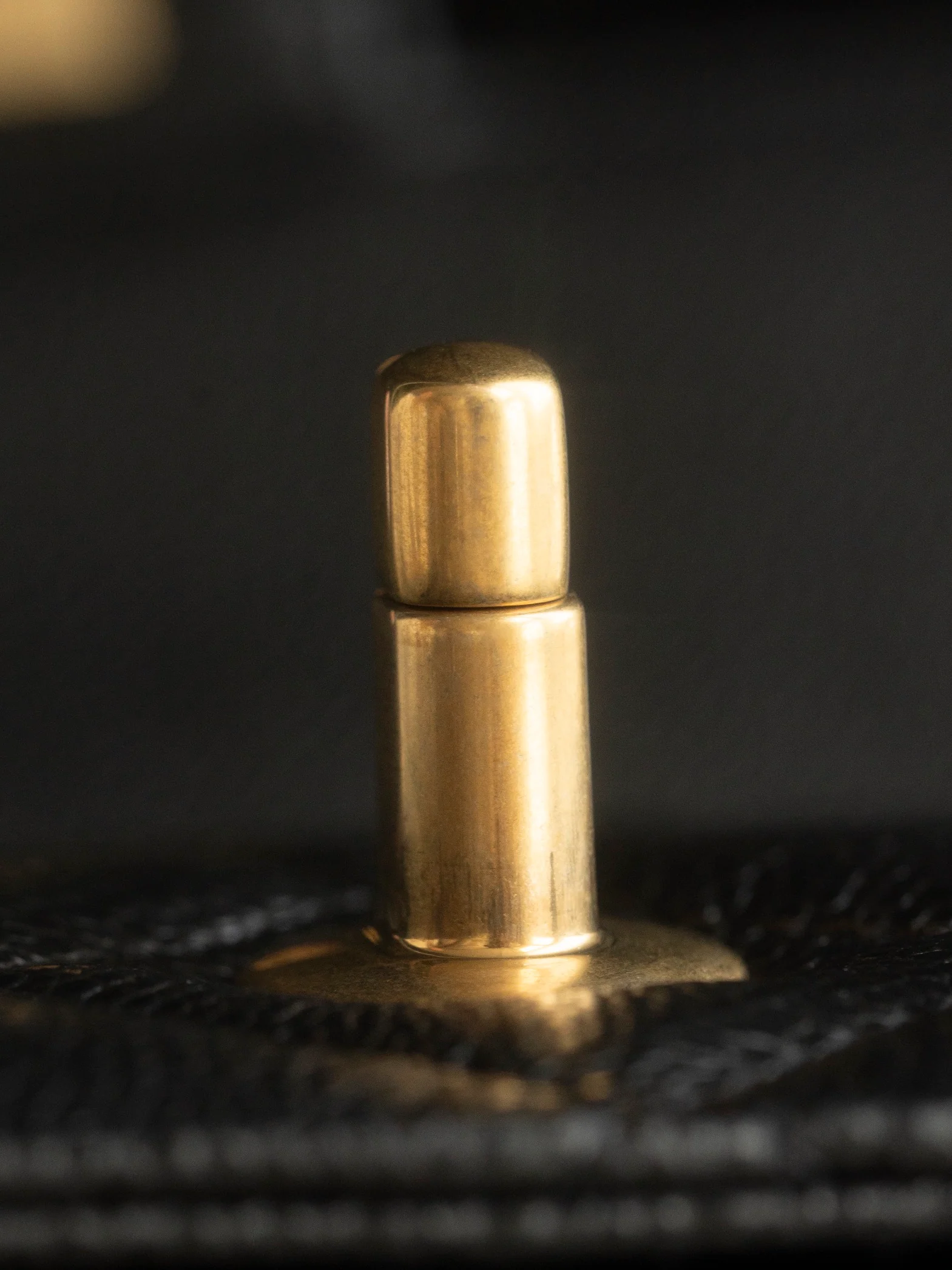 Мини-сумочка Chanel с клапаном и ручкой - черная