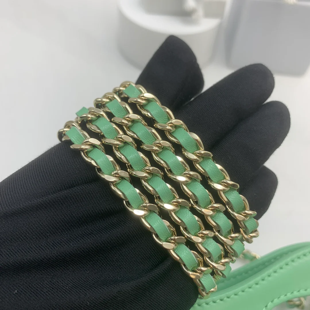 Сумка Chanel 24c 31 серии из нано-ягнячьей кожи - зеленая