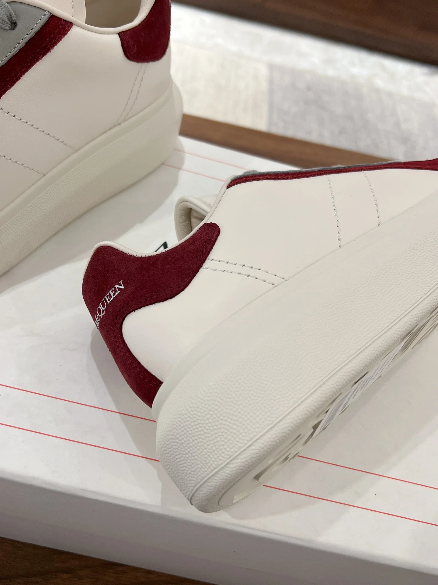 Скейтбордные кроссовки McQueen 2024 - красные