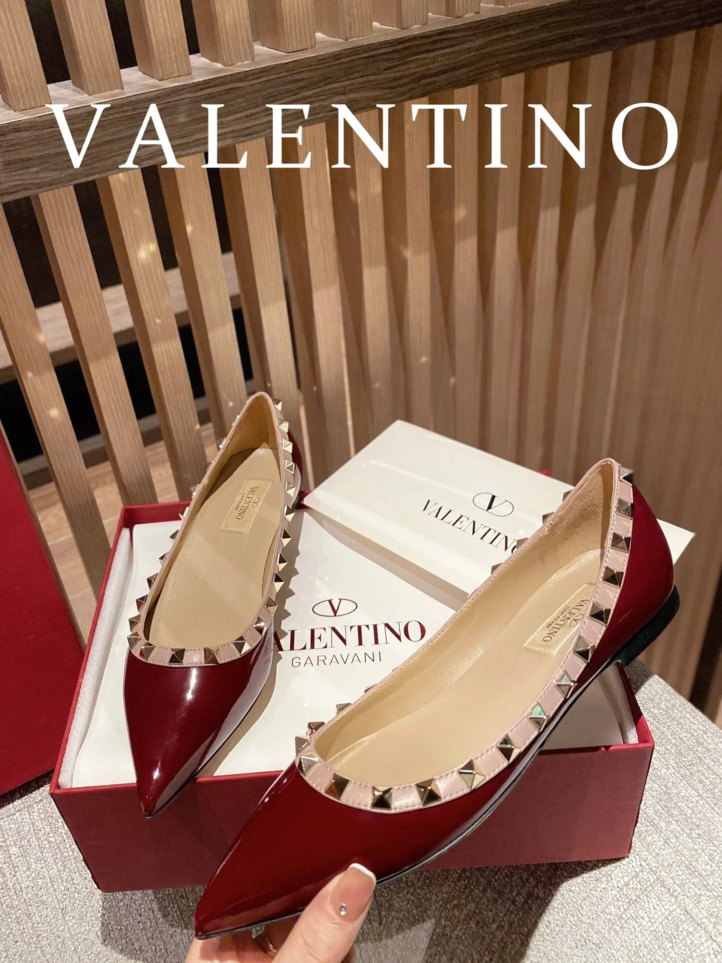 Valentino - Красные балетки с заклепками