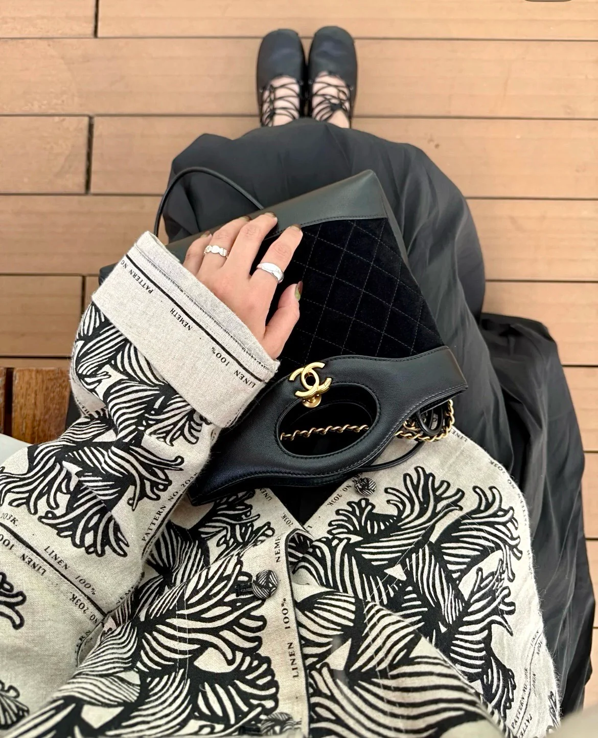 Мини-сумка Chanel 25p 31 из замши, черная