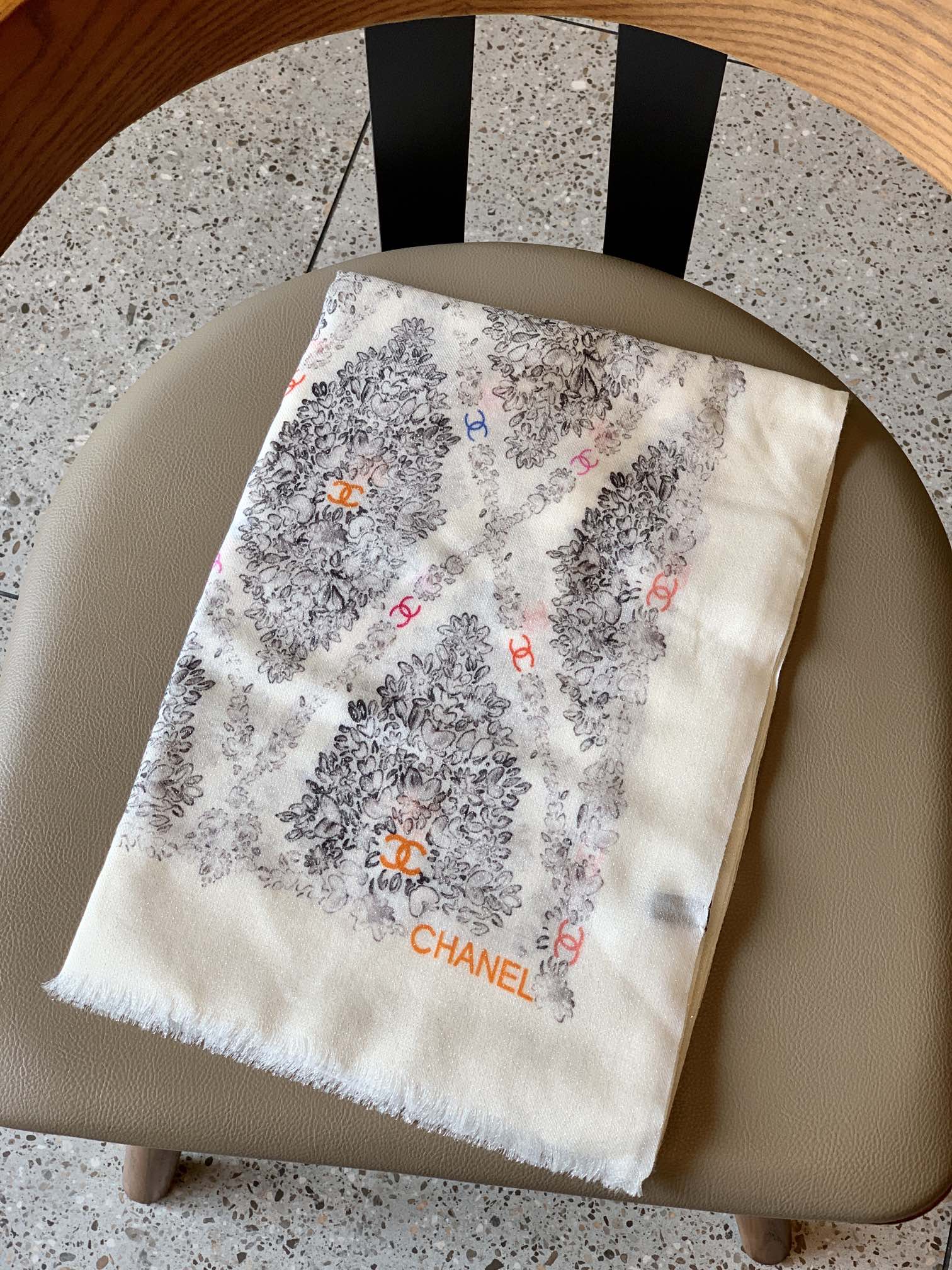 Кашемировый шарф Chanel - 110-200 см